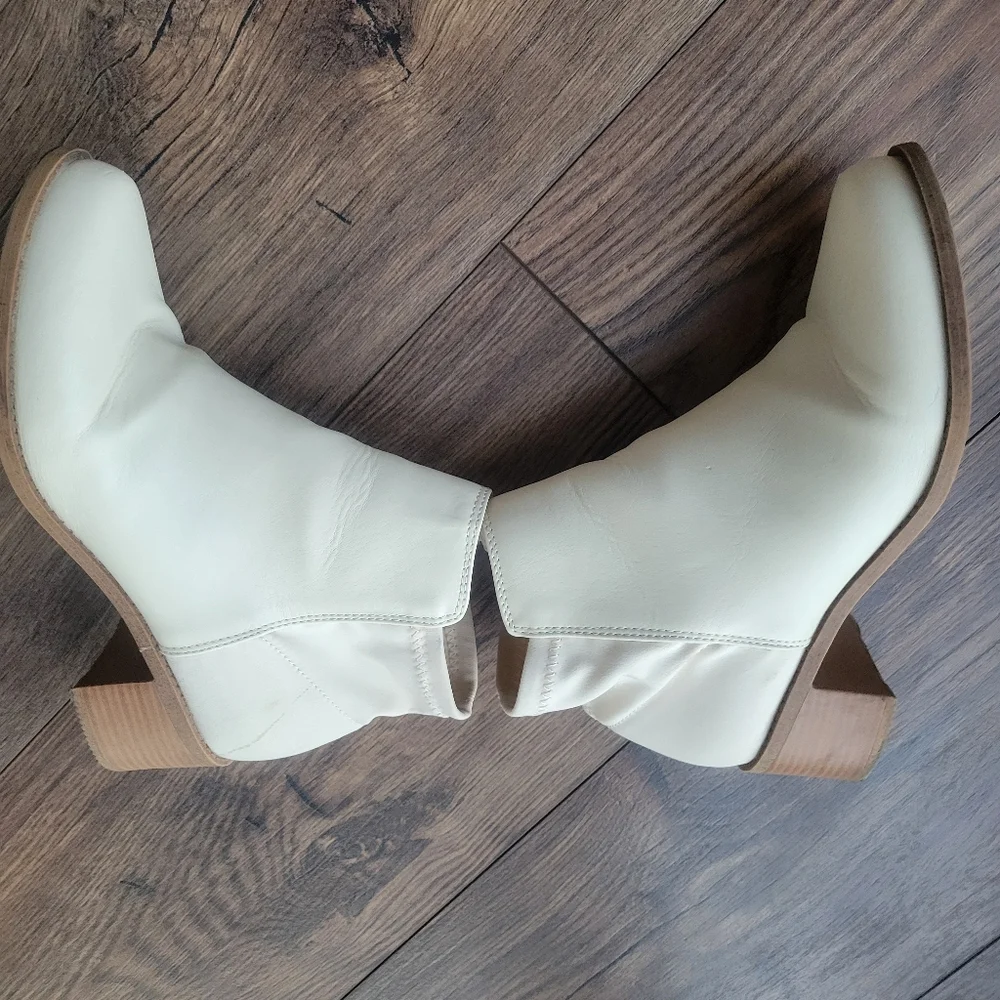 Cream Ankle Side Zipper Booties, Size 8